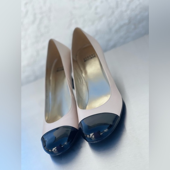 NEW ⭐️ Stuart Weitzman Black Patent and Cream Leather Kitten Heels Size 8.5 - Picture 3 of 9